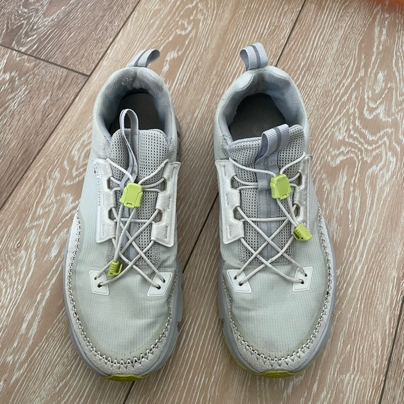 On cloudaway sneakers - Picture 3 of 6